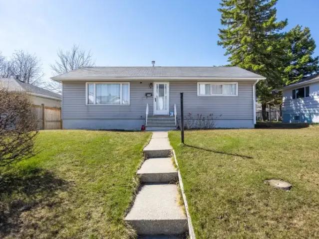 2 Bedroom House Calgary AB LS102203694