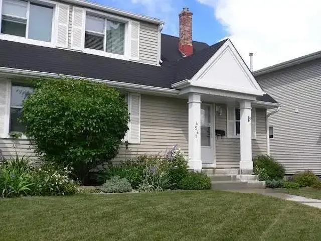 2 Bedroom House Calgary AB LS102629468