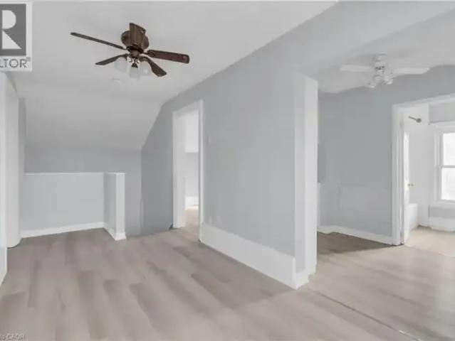 2 Bedroom House Cambridge ON 100809659