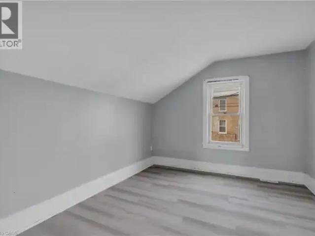2 Bedroom House Cambridge ON 103060479