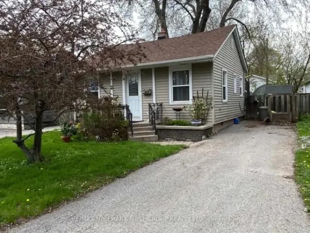 2 Bedroom House Ajax ON 102243122