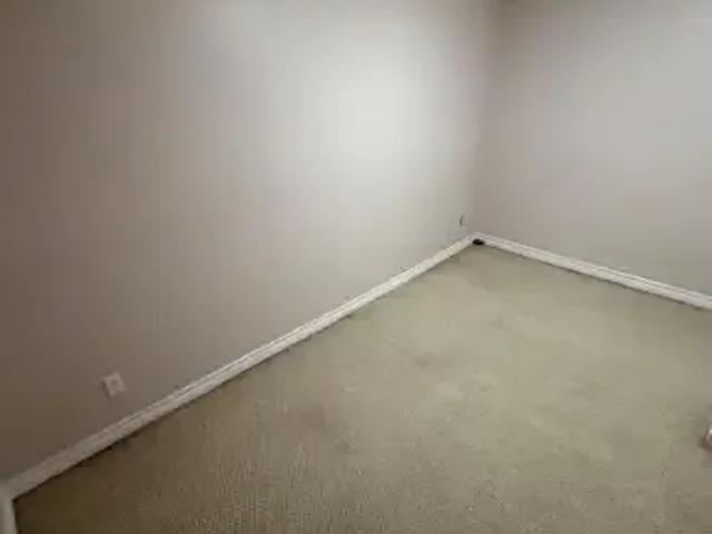 2 Bedroom House Ajax ON 103301344