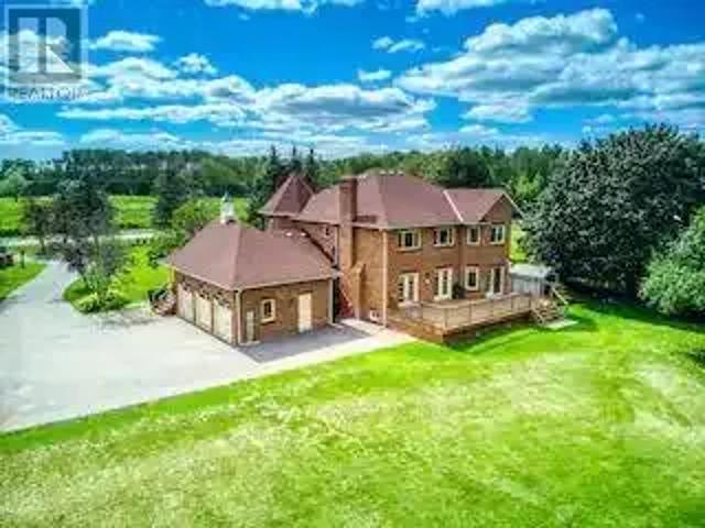 2 Bedroom House Ajax ON 104782833