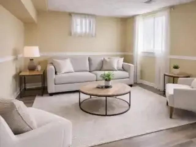 2 Bedroom House Ajax ON LS100170656