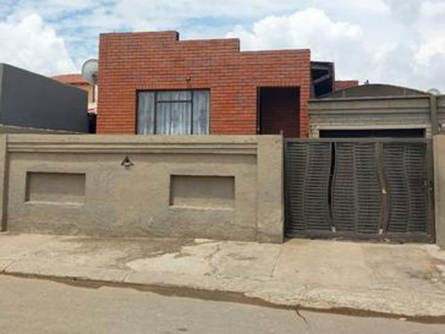 2 bedroom house available for rent i.