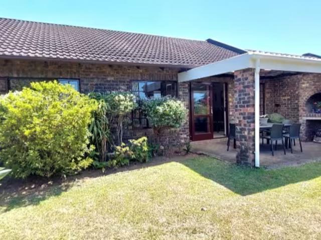 2 Bedroom House Gonubie Gonubie 103182655