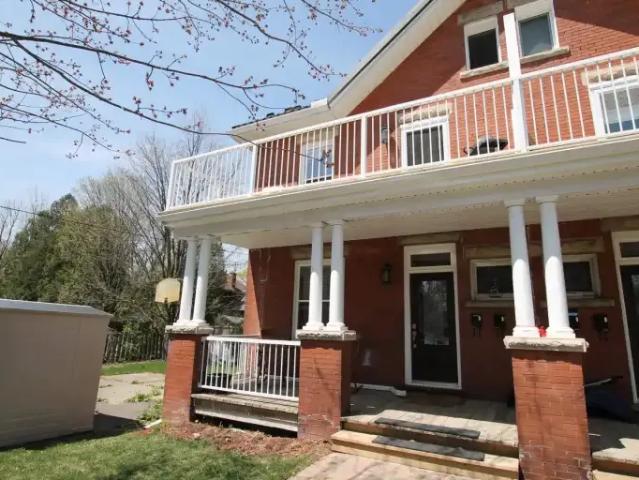 2 Bedroom House Guelph ON 102847124