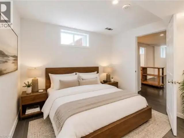 2 Bedroom House Guelph ON 103179159