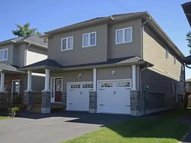 2 Bedroom House Guelph ON 99596562