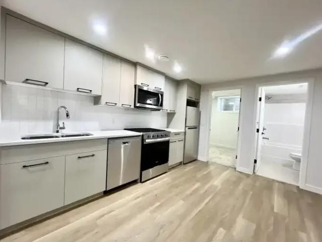 2 Bedroom House Edmonton AB 101042625
