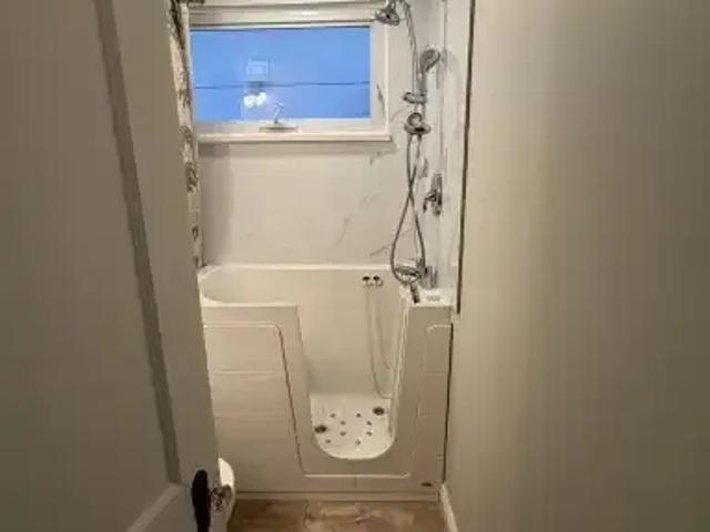 2 Bedroom House Edmonton AB 101186153