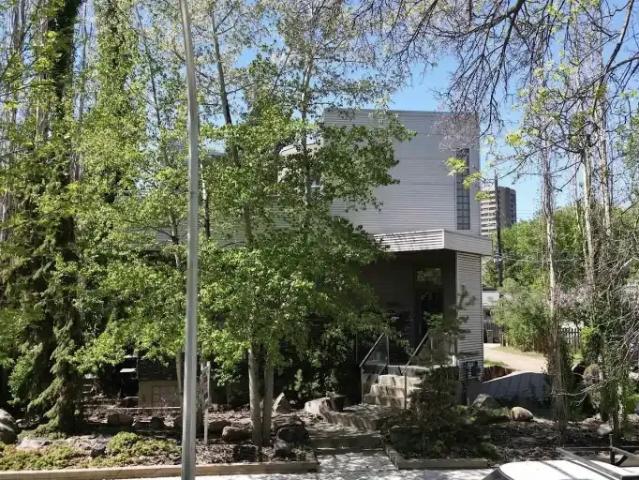 2 Bedroom House Edmonton AB 103243573