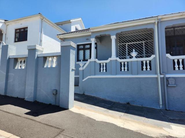 2 Bedroom House For Rent in Walmer Estate