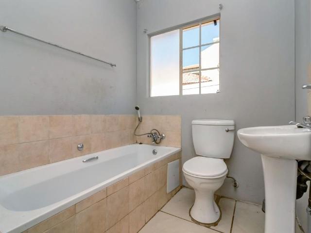 2 Bedroom House For Sale in Cosmo City