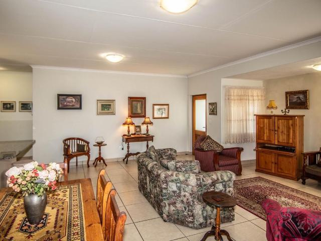 2 Bedroom House For Sale in Bateleur Estate