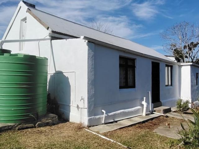 2 Bedroom House For Sale in Baardskeerdersbos