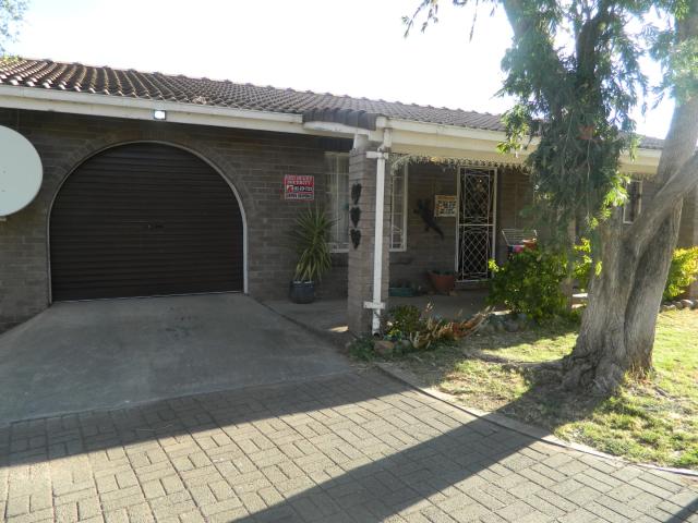 2 Bedroom House For Sale in Bergsig