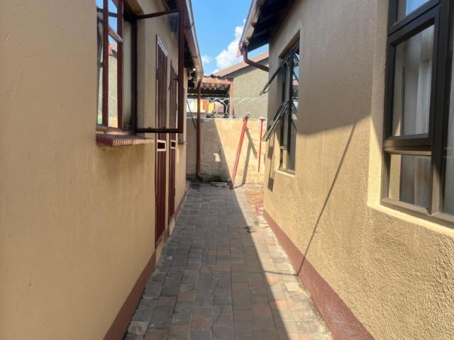2 Bedroom House For Sale in Birch Acres