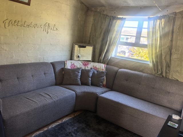 2 Bedroom House For Sale in Bishop Lavis
