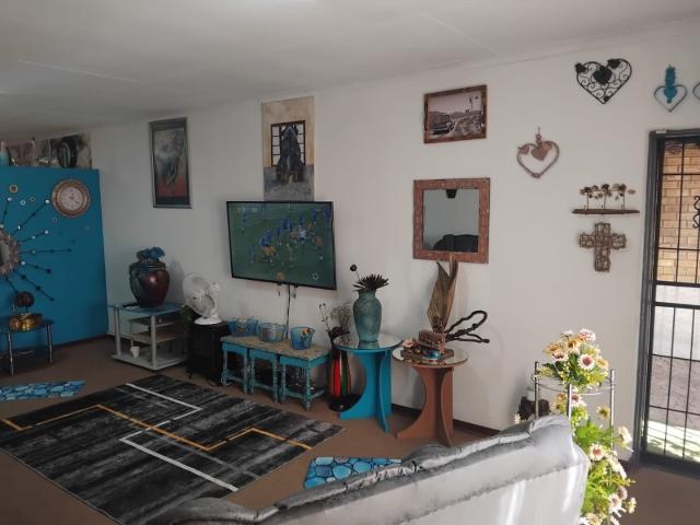 2 Bedroom House For Sale in Brakpan Central