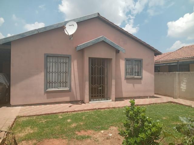 2 Bedroom House For Sale in Buhle Park