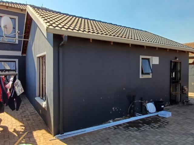2 Bedroom House For Sale in Gem Valley
