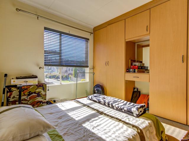 2 Bedroom House For Sale in Glen Marais