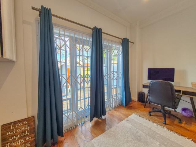 2 Bedroom House For Sale in Glenwood