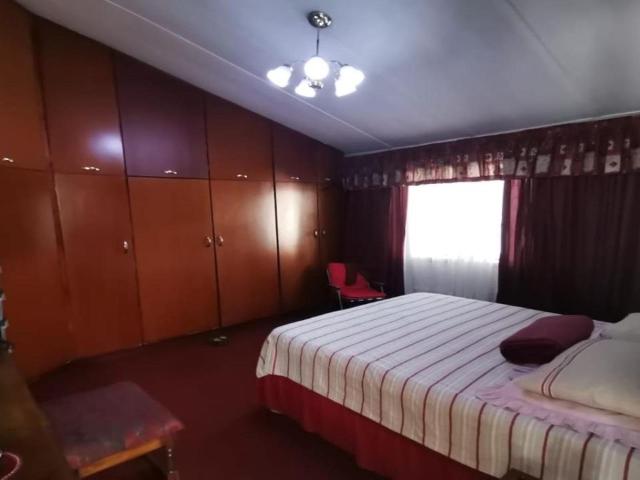 2 Bedroom house for sale in Grove End, Phoenix