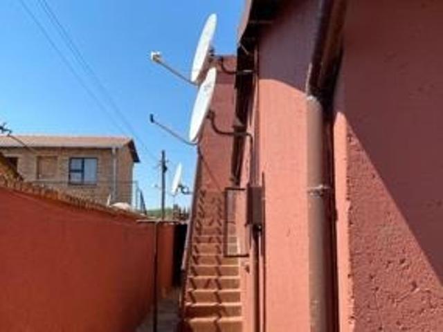 2 Bedroom House For Sale in Dobsonville Ext 3