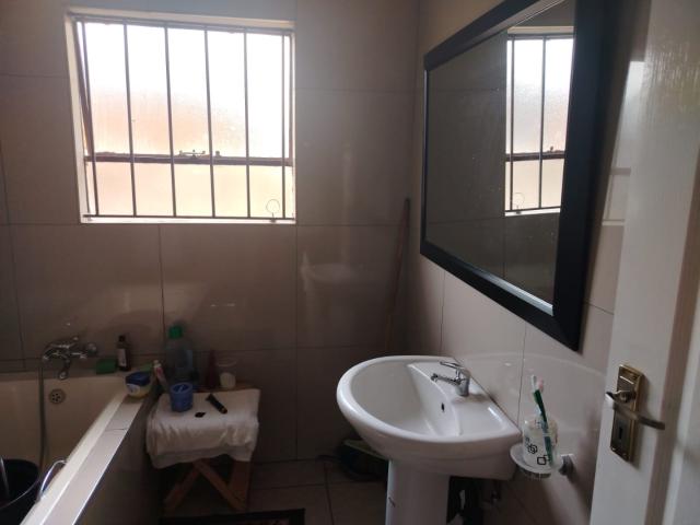 2 Bedroom House For Sale in Dunnottar