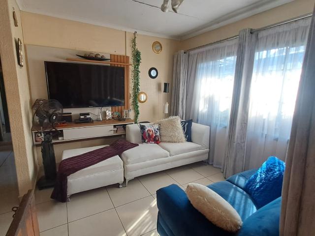 2 Bedroom House For Sale in Elandspoort