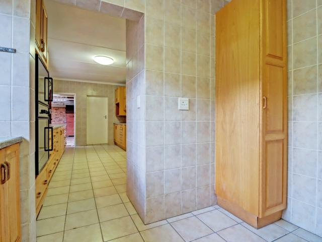 2 Bedroom House For Sale in Faerie Glen