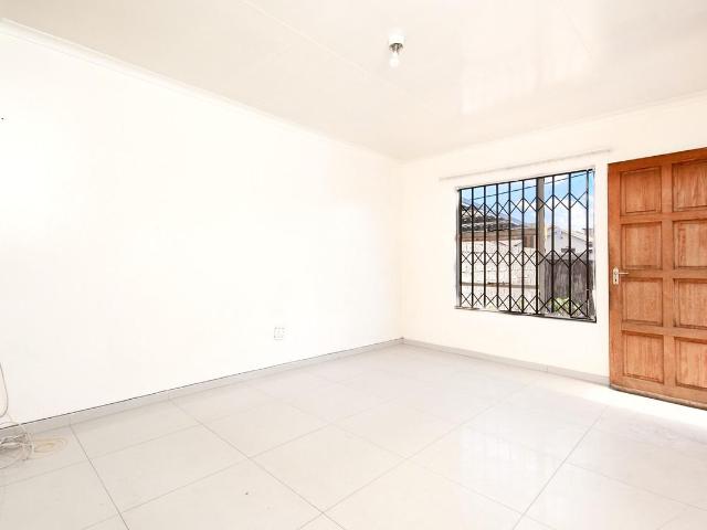 2 Bedroom House For Sale in Fleurhof