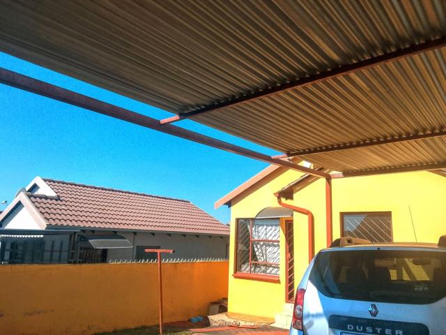 2 Bedroom House For Sale in Fleurhof