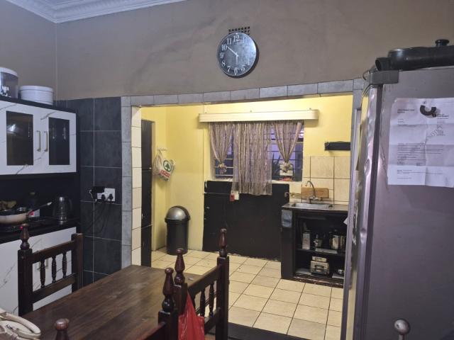 2 Bedroom House For Sale in Florentia