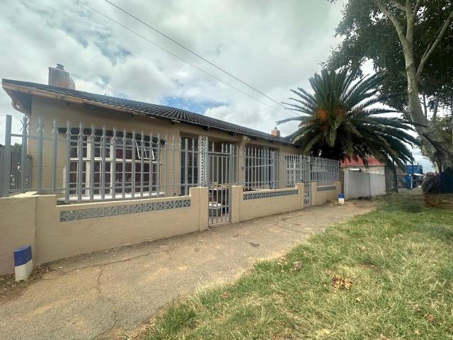 2 Bedroom House For Sale in Kenilworth