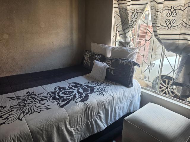 2 Bedroom House For Sale in Klipfontein View