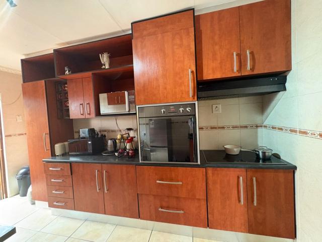 2 Bedroom House For Sale in Kwamagxaki