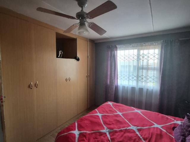 2 Bedroom House For Sale in Kwanobuhle
