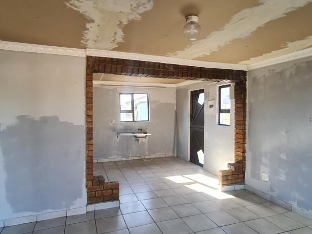 2 Bedroom House For Sale in Kwazakhele