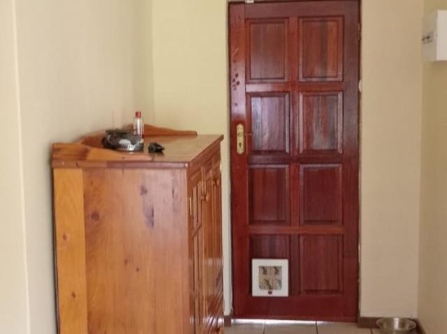 2 Bedroom House For Sale in Henley On Klip