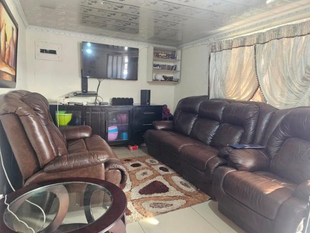 2 Bedroom House For Sale in Imbali