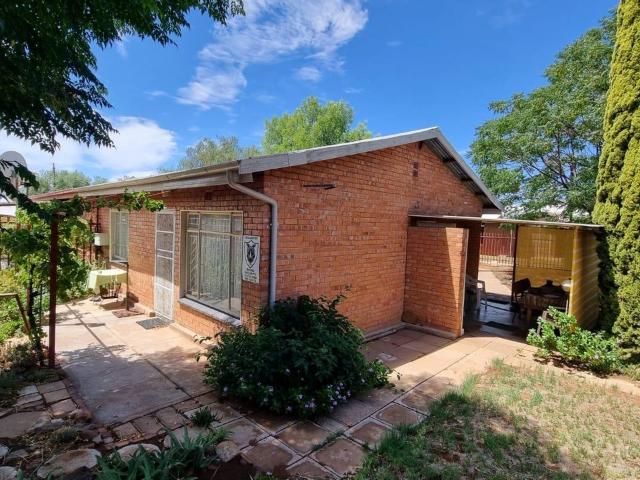 2 Bedroom House For Sale in Olifantshoek