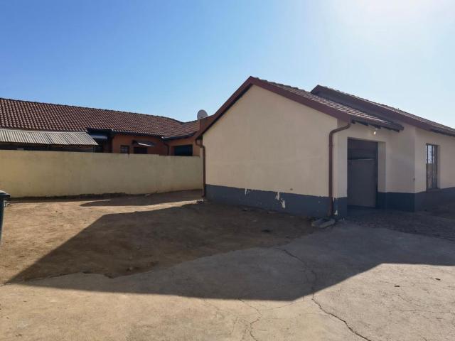 2 Bedroom house for sale in Lotus Gardens, Pretoria