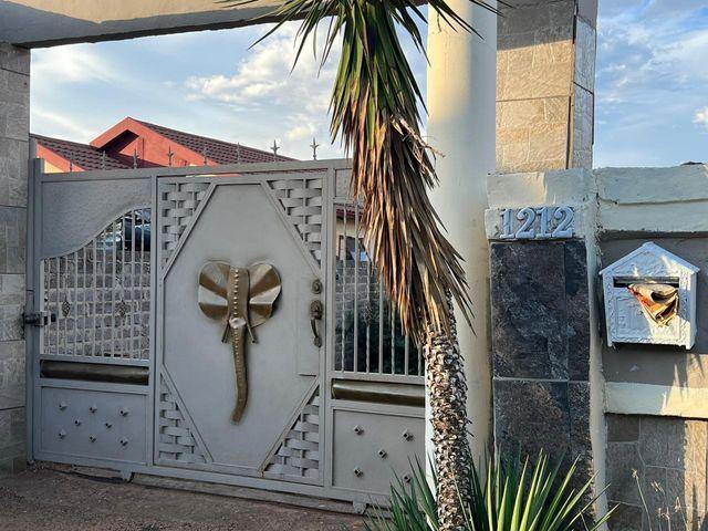 2 Bedroom House For Sale in Lakeside