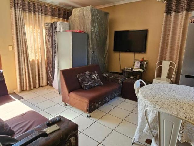 2 Bedroom house for sale in Lenham, Phoenix