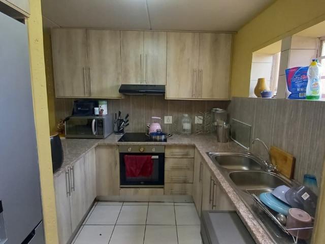 2 Bedroom House For Sale in Mondeor