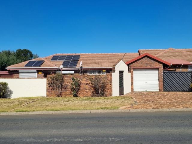 2 Bedroom House For Sale in Mayfield Park