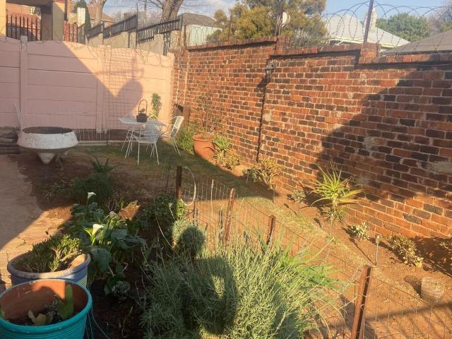 2 Bedroom house for sale in Malvern, Johannesburg